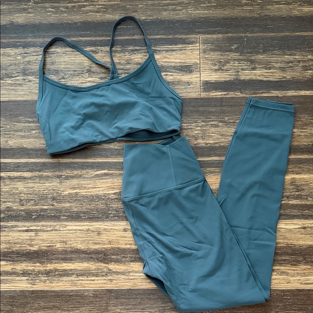 Vuori blue/gray Sports Bra and Leggings Set